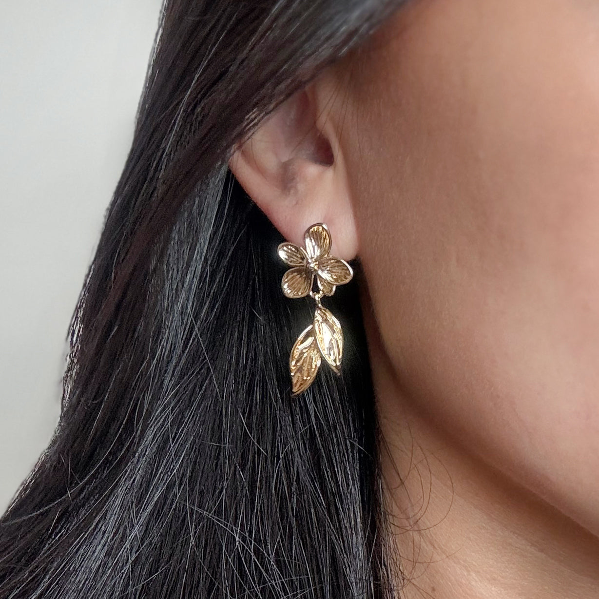 Eva (16k gold-plated) Dangly Studs