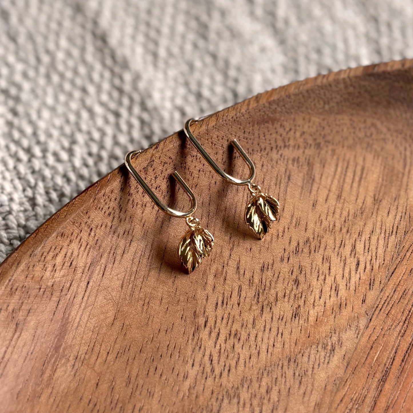 Leaflet (16k gold-plated) Dangly Hoops
