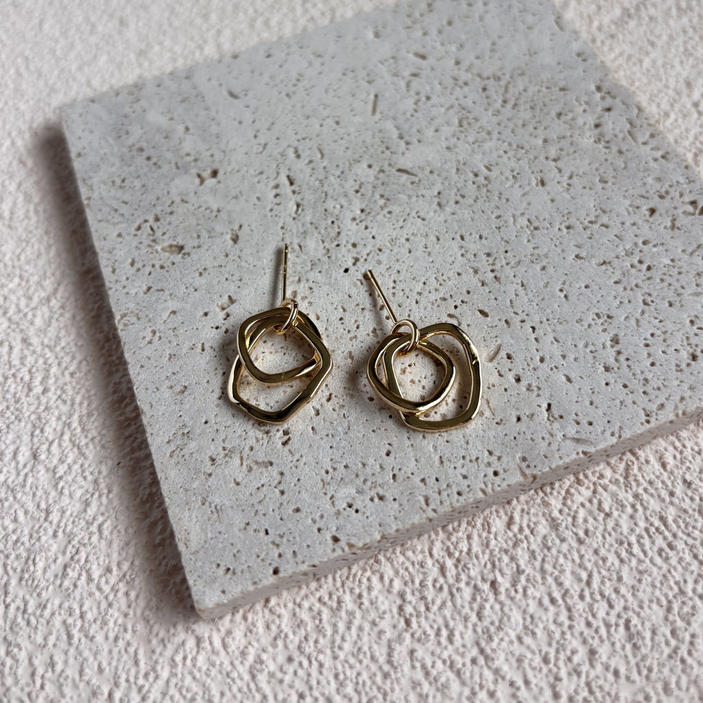 Owen (16k gold-plated) Dangly Studs