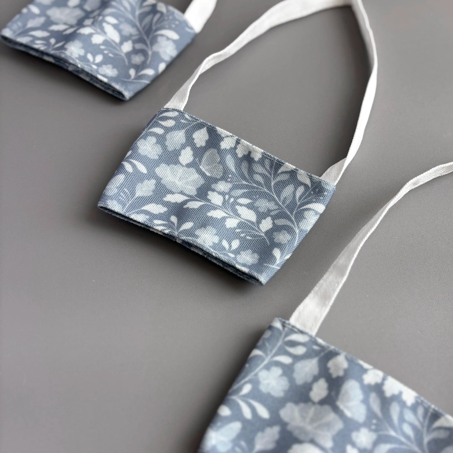 Porcelain Blue Cup Carrier