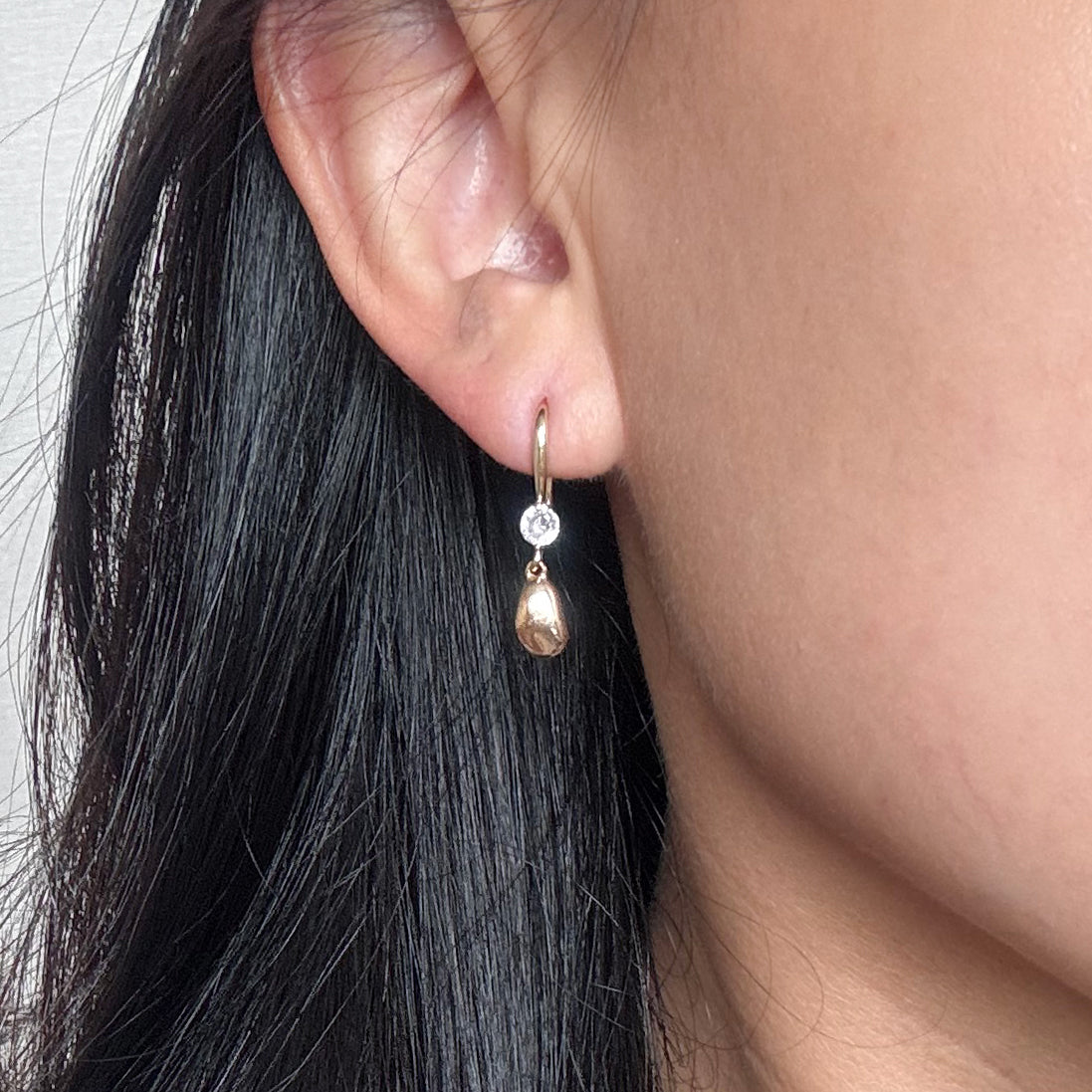 Rue (16k gold-plated) Dangly Studs