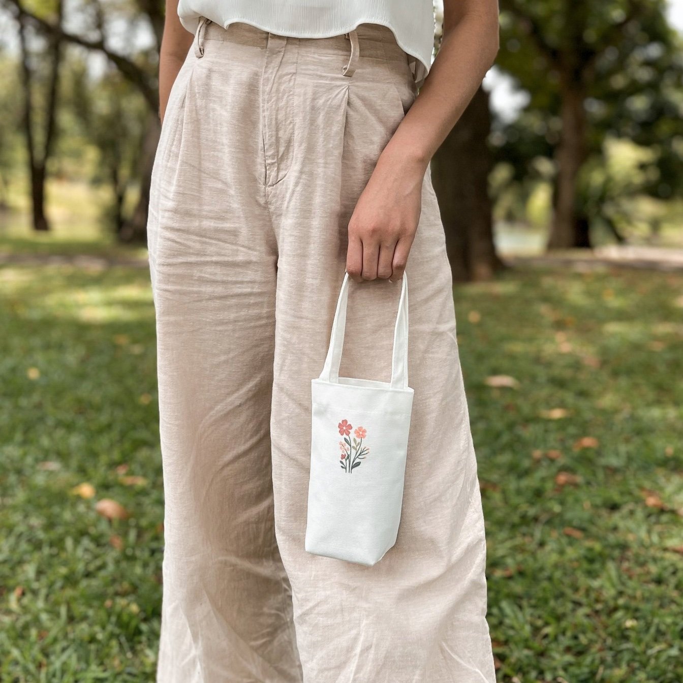 Clover Bottle Carrier
