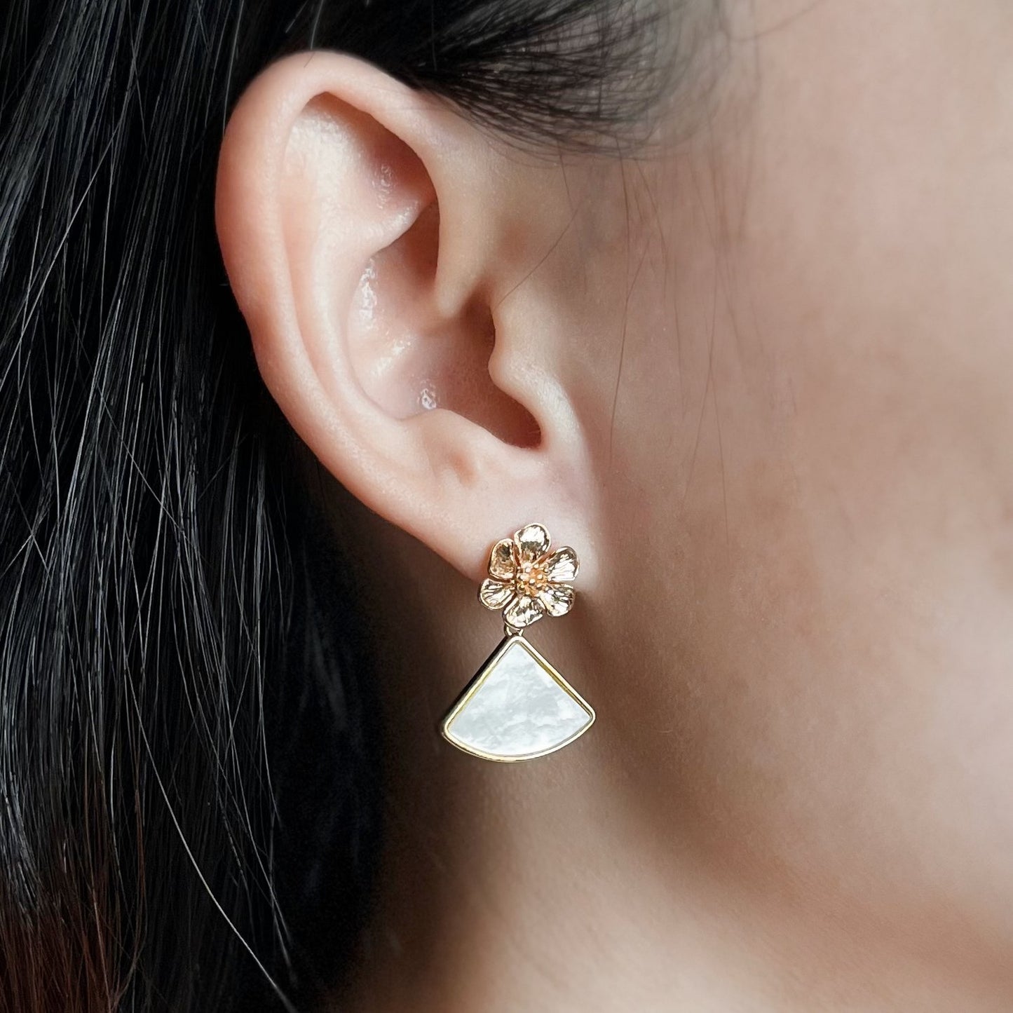 Viola (16k gold-plated) Dangly Studs