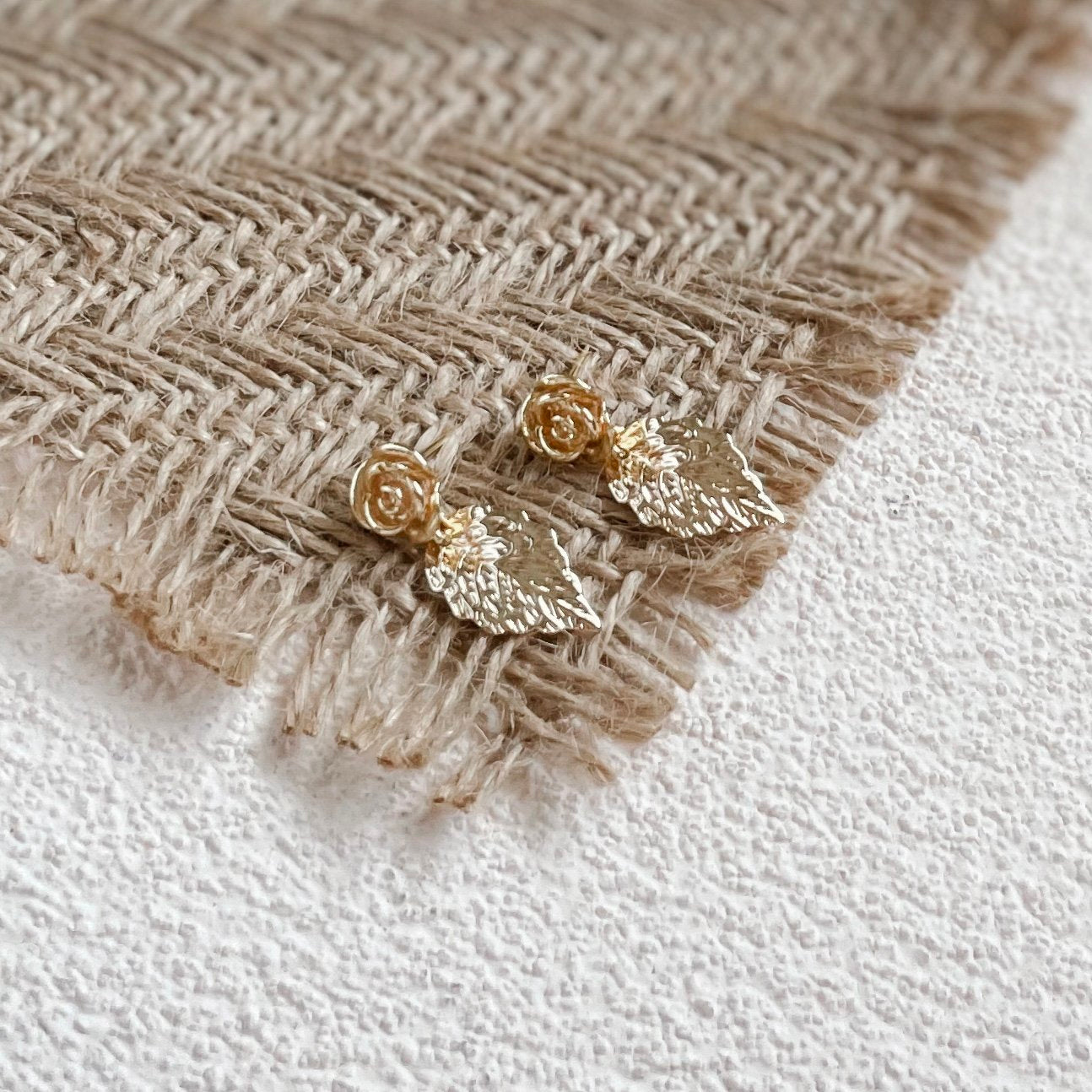 Rosie (16k gold-plated) Dangly Studs