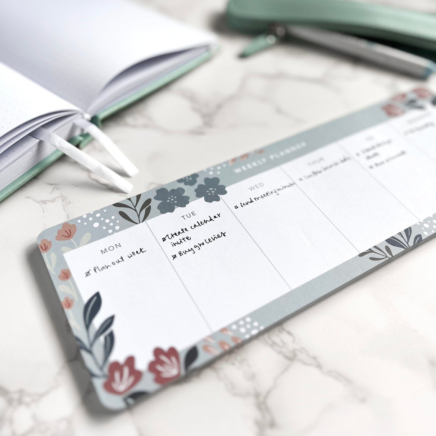Winter Petals | Desktop Weekly Planner