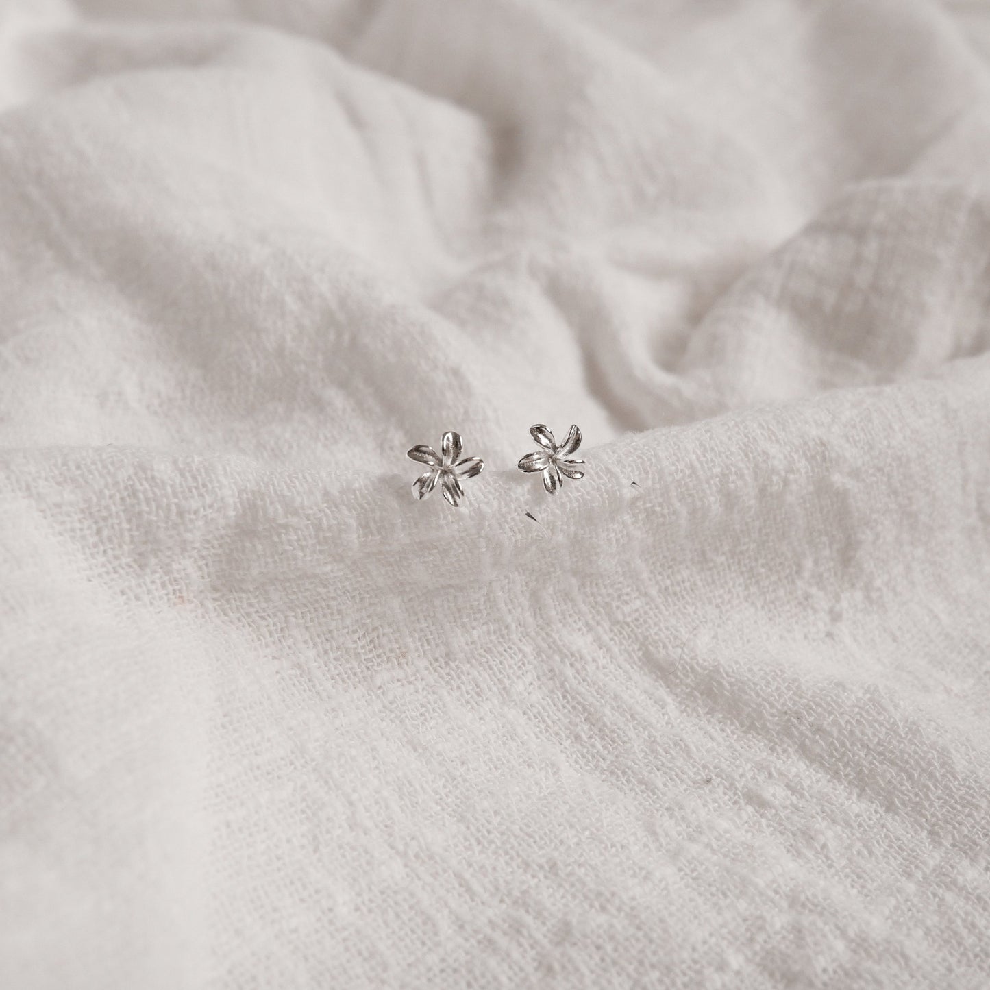 Petite Ella (925 sterling silver) Ear Huggies