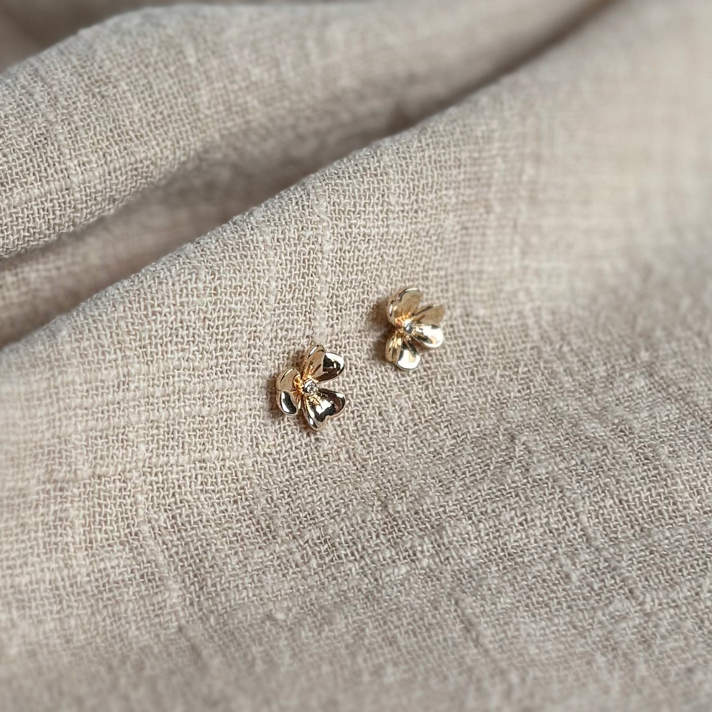 Iris (16k gold-plated) Studs