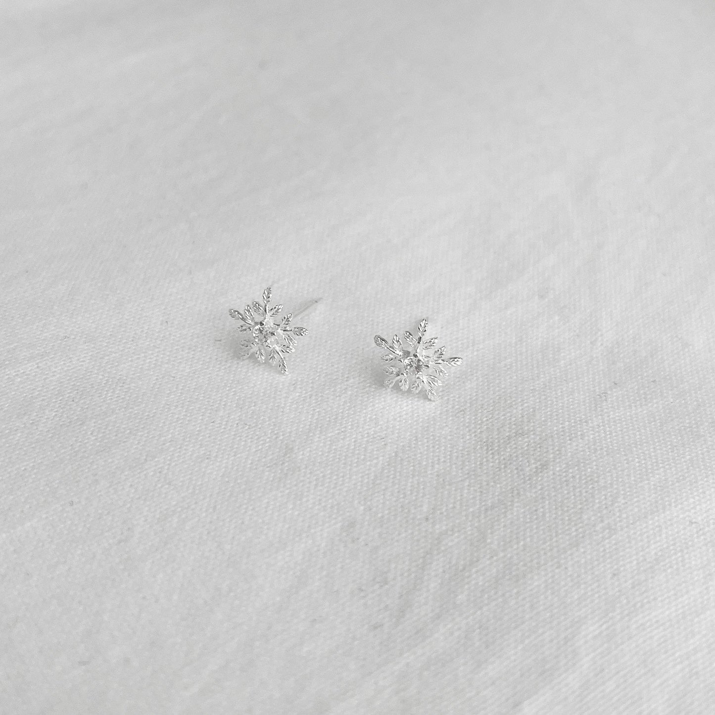 Frosty Snowflake (925 sterling silver) Studs